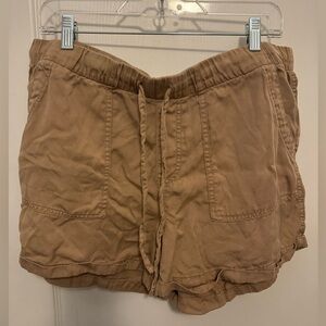 Gap Women’s Canvas Cuffed Shorts